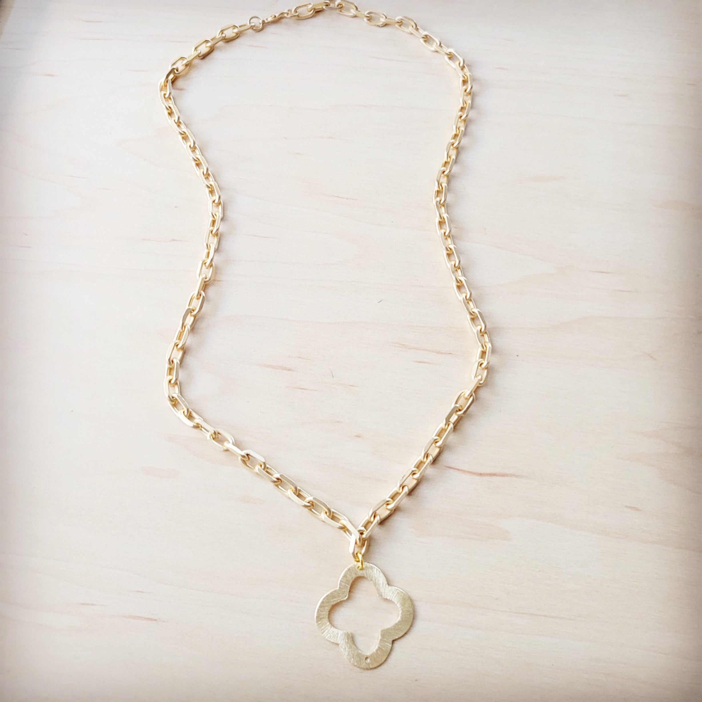 **Matte Gold Small Quatrefoil Pendant Necklace 257lh